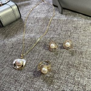 Genuine Pearl jewelry set( earrings, ring, necklace)